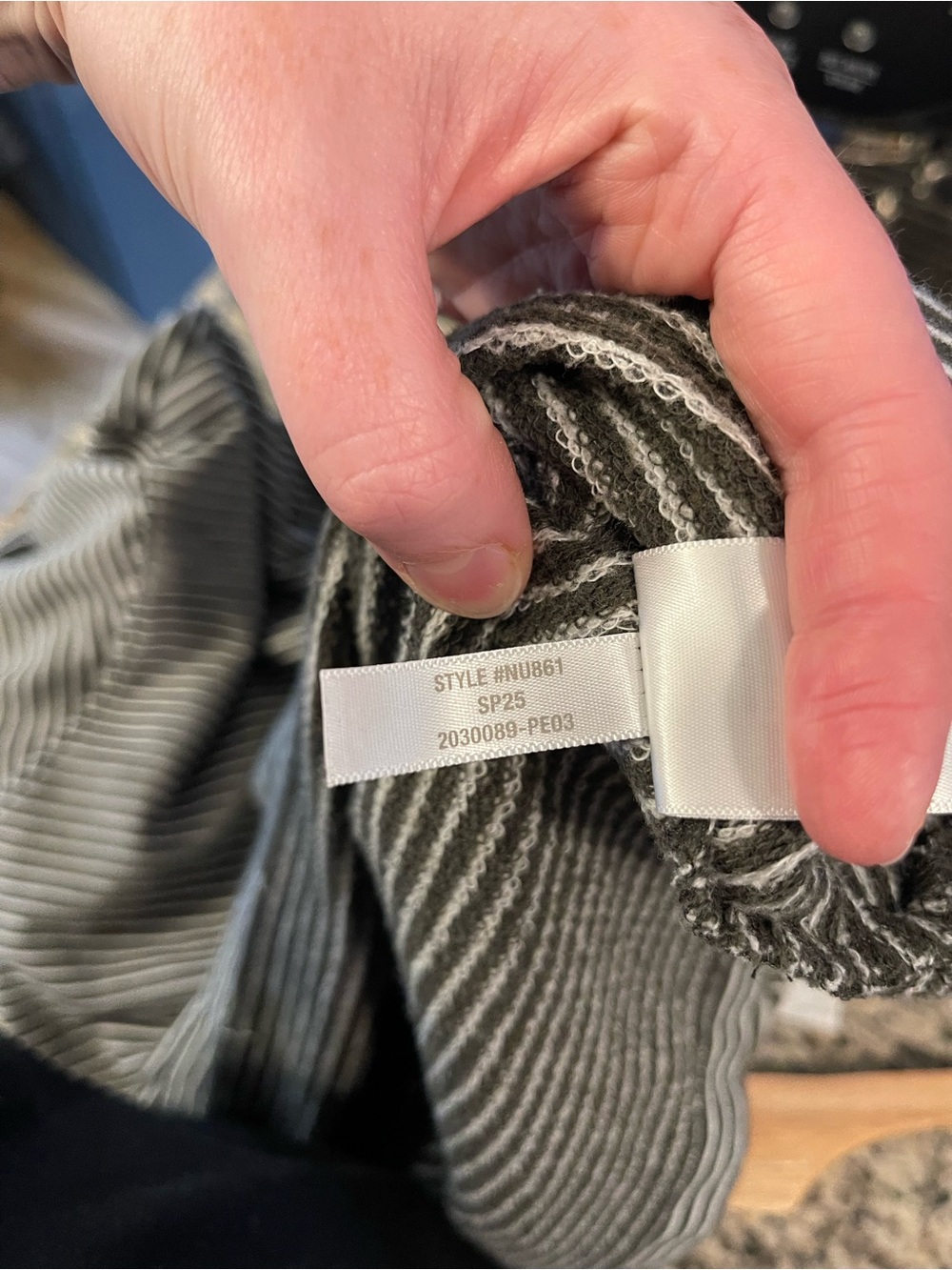 Madewell Sweatshirt Tee - Picture 6 of 6